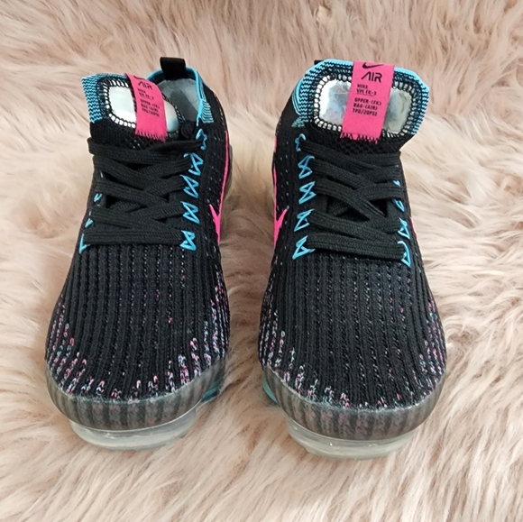 Nike Air Vapormax Flyknit 3 Black Hyper Pink - Picture 3 of 8